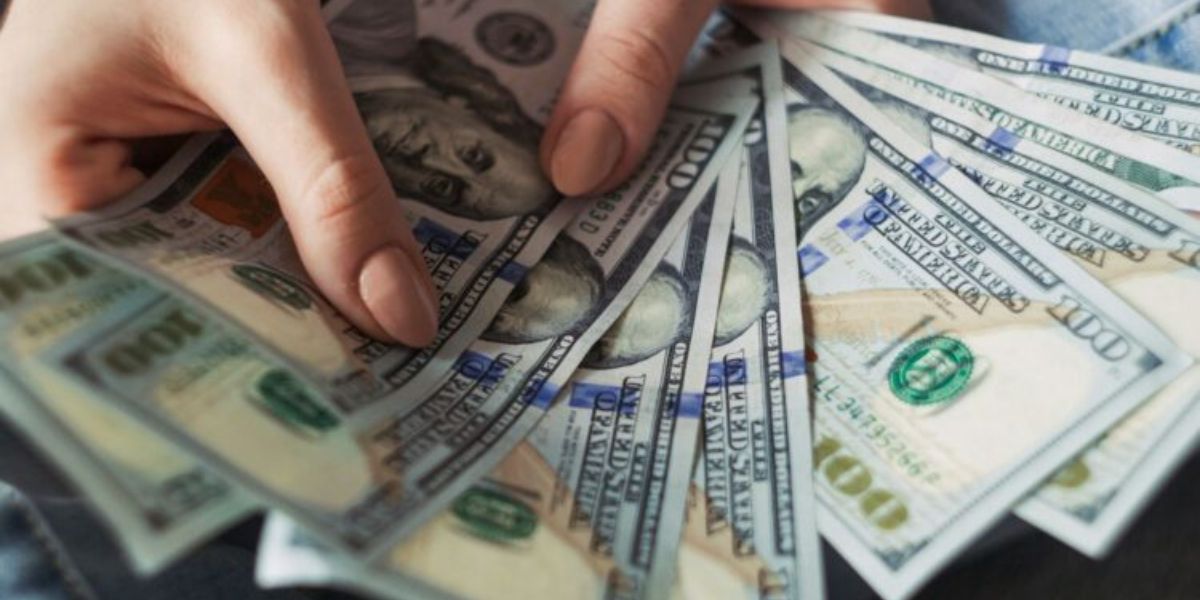 $725 Summer Boost Hits Bank Accounts in June — California Pilot Targets Young Families