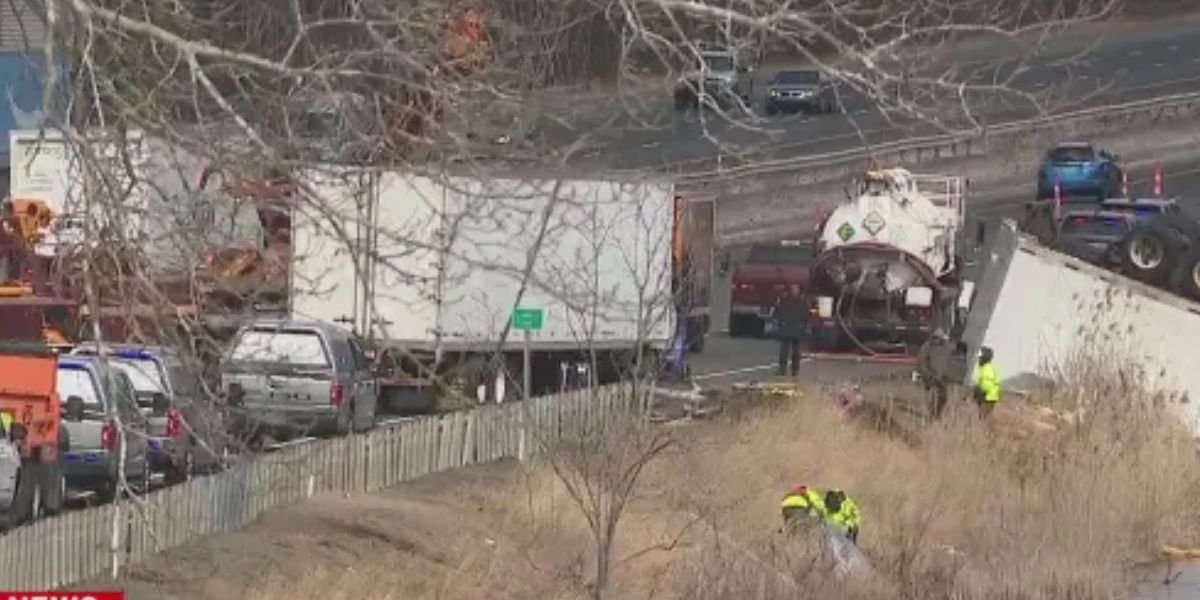 Crash Involving Tractor-trailer on I-84 in Hartford Causes Minor Injuries, Police Say