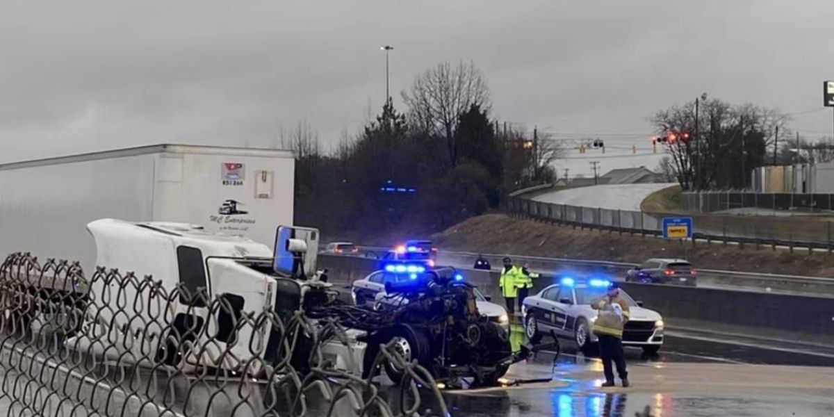 Multi-vehicle Crash Shuts Down 3 Lanes on I-85 South Near Brookshire Blvd in Charlotte